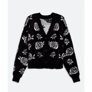 Fuzzy and Comfy Floral Cardigan 🌹